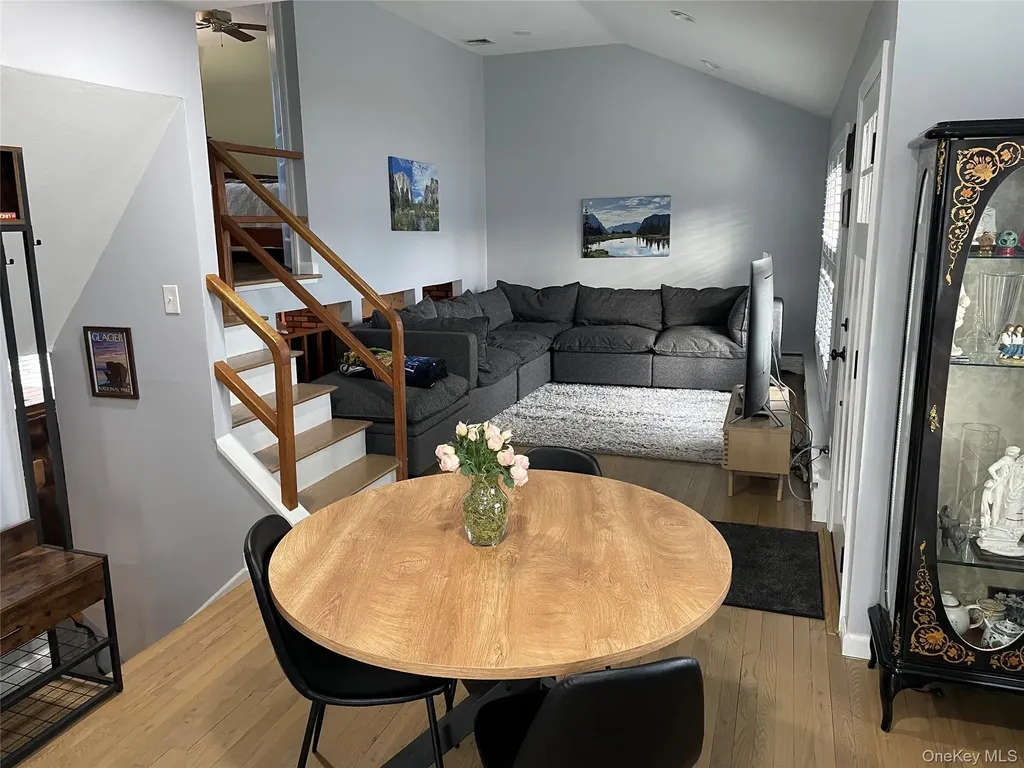 946 Manor Lane Bay Shore NY 11706