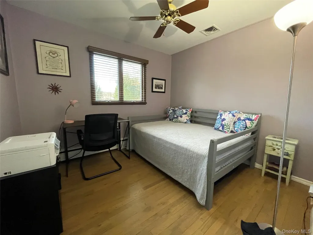 946 Manor Lane Bay Shore NY 11706