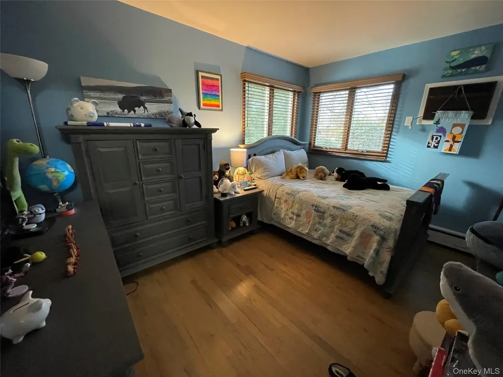 946 Manor Lane Bay Shore NY 11706