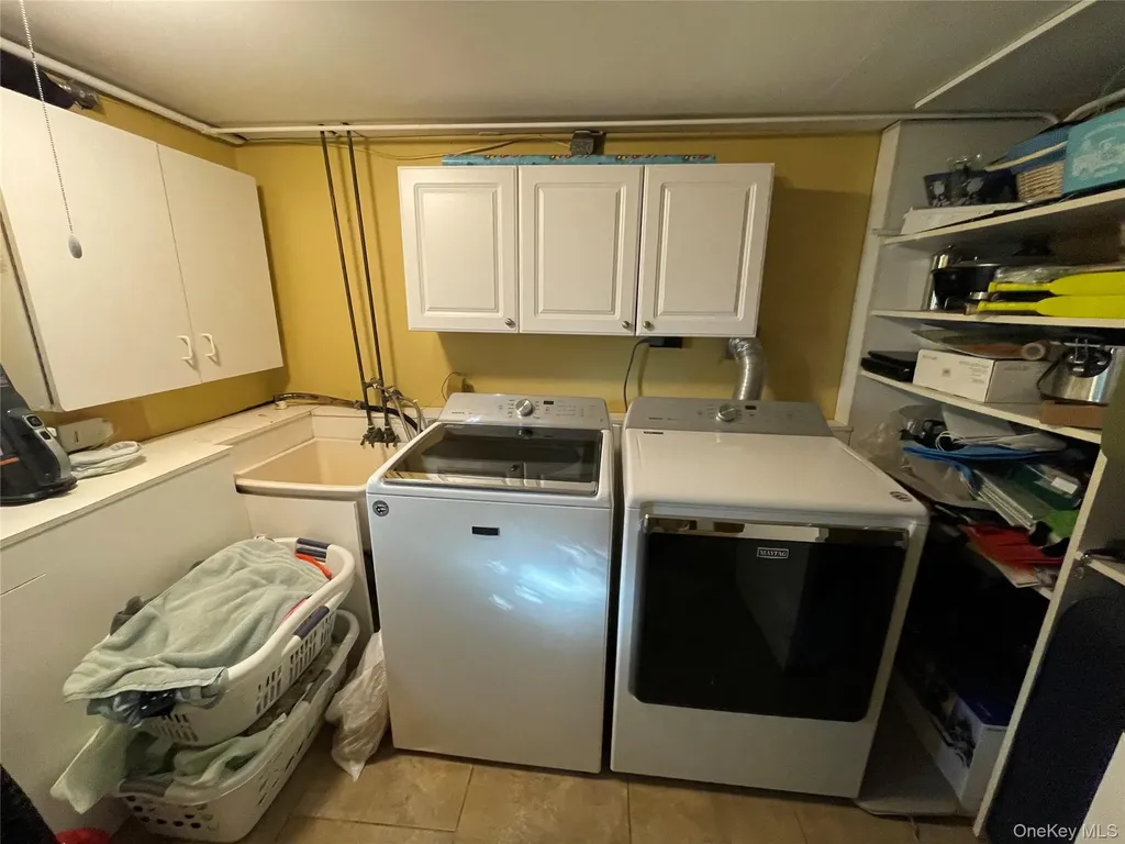 946 Manor Lane Bay Shore NY 11706