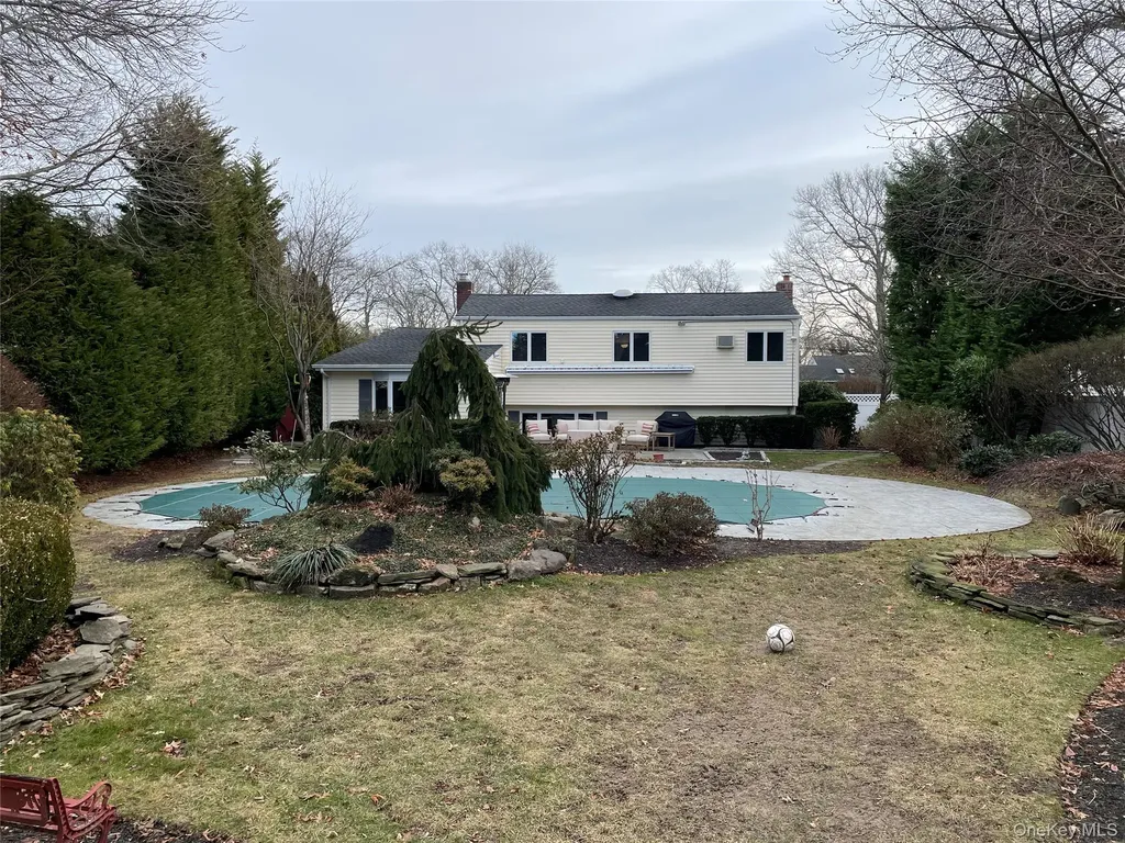 946 Manor Lane Bay Shore NY 11706