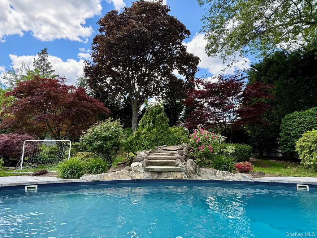 946 Manor Lane Bay Shore NY 11706