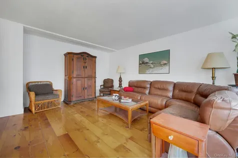 22 Channing Place Eastchester NY 10709