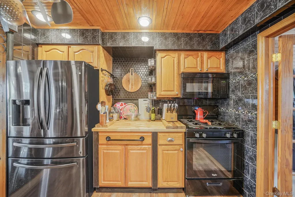 15 18th Avenue Bay Shore NY 11706