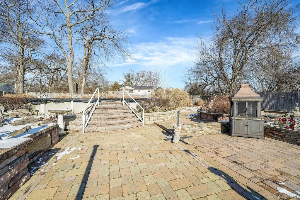 15 18th Avenue Bay Shore NY 11706
