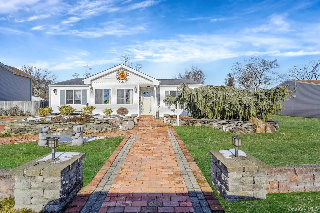 15 18th Avenue Bay Shore NY 11706