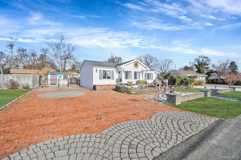15 18th Avenue Bay Shore NY 11706
