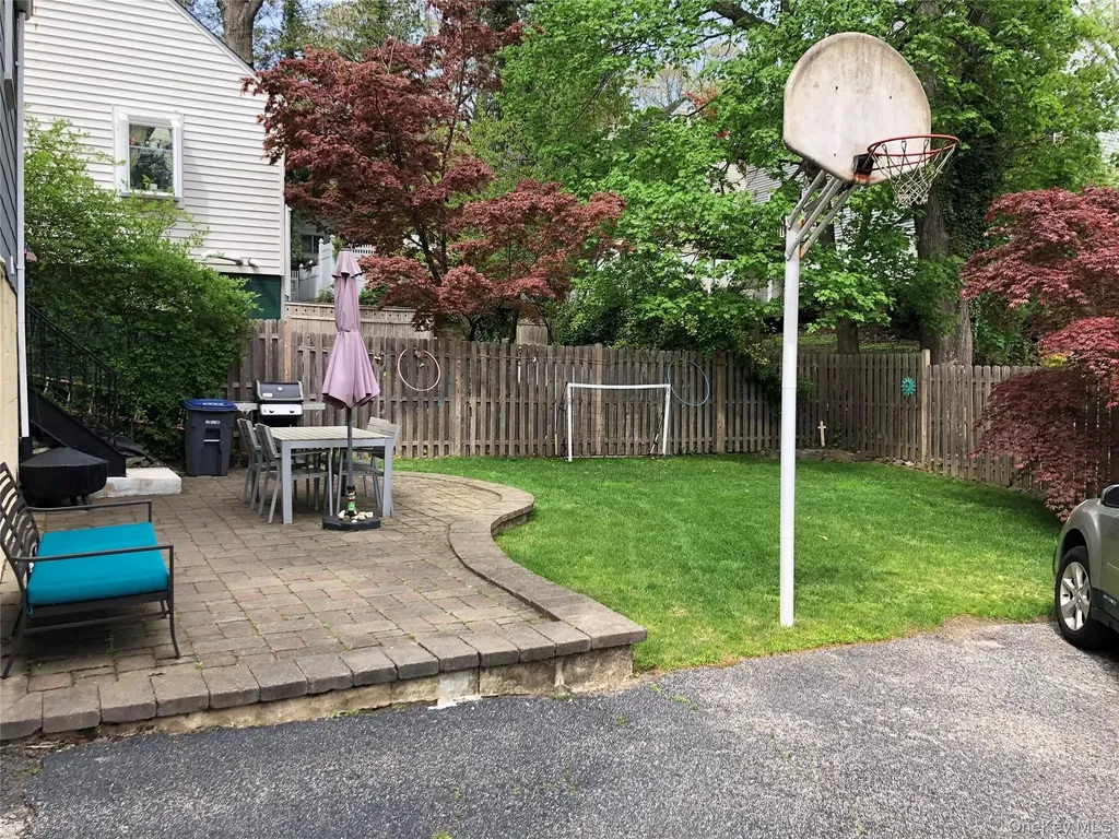 16 Southminster Drive White Plains NY 10604