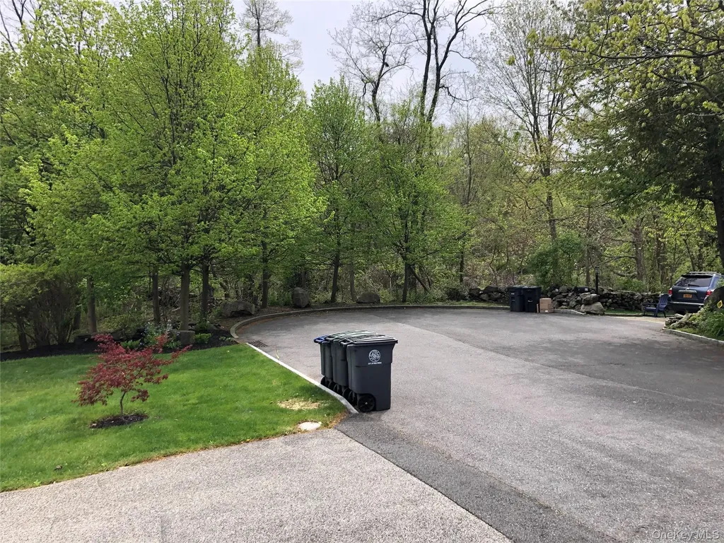 16 Southminster Drive White Plains NY 10604
