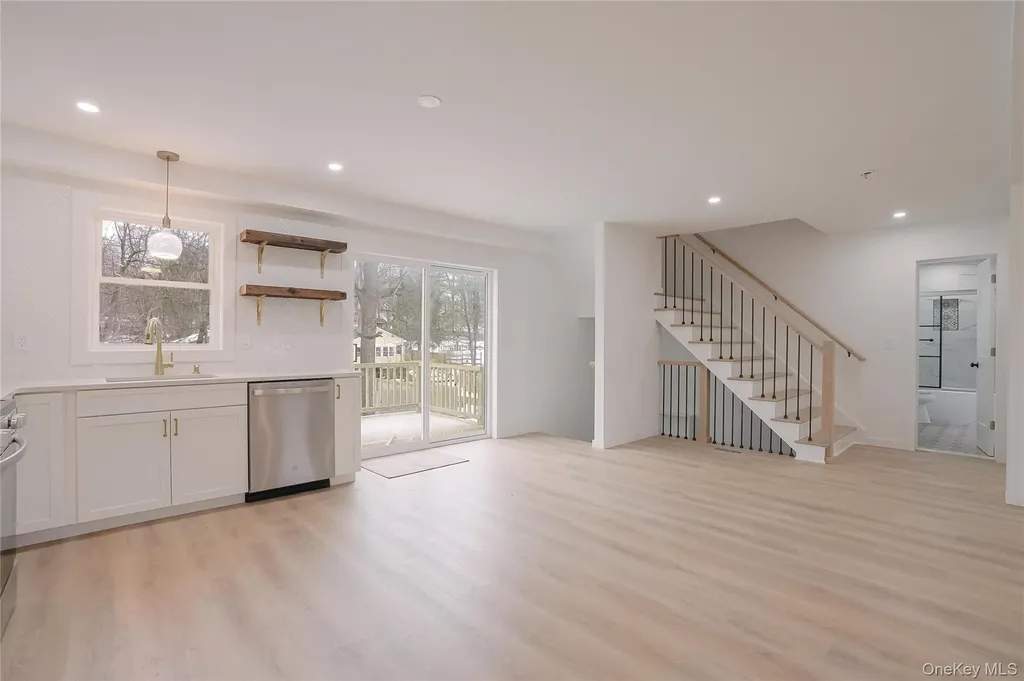 17 Maple Street Glenham NY 12508