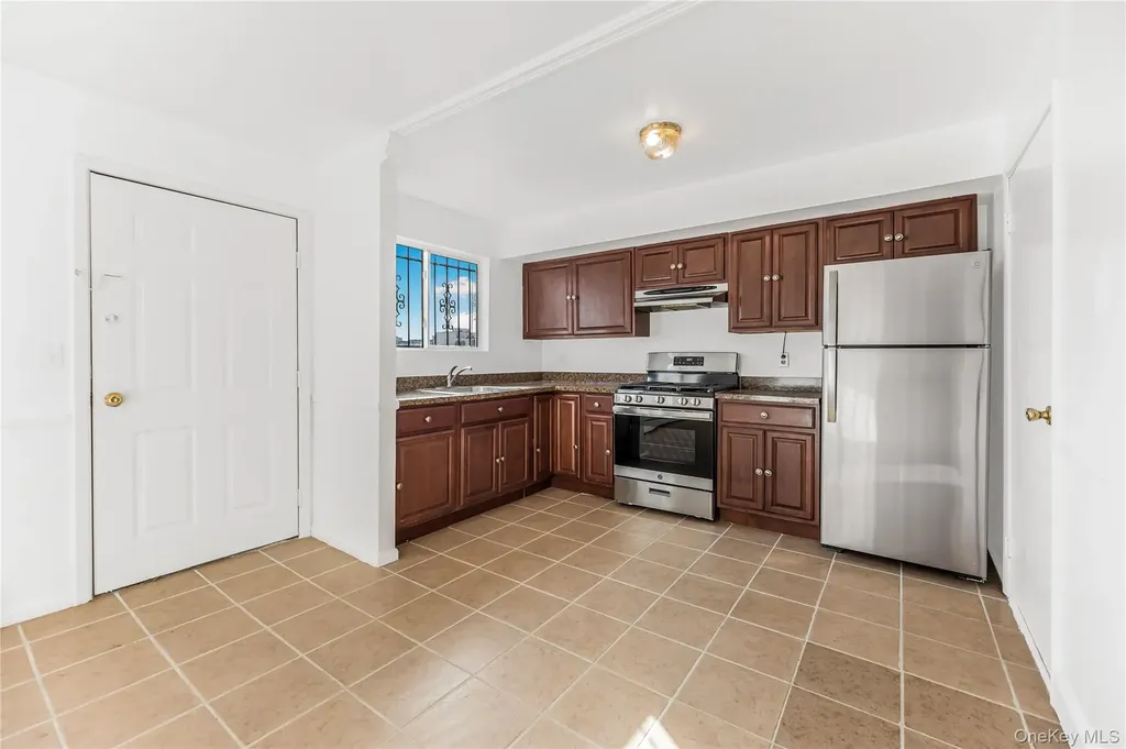 2084 Davidson Avenue Bronx NY 10453
