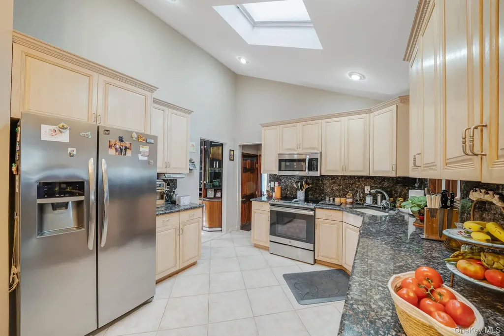 3 Huron Road Shirley NY 11967