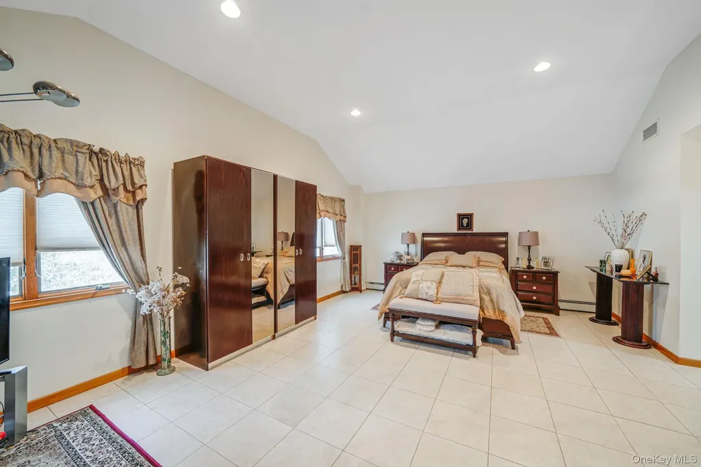 3 Huron Road Shirley NY 11967