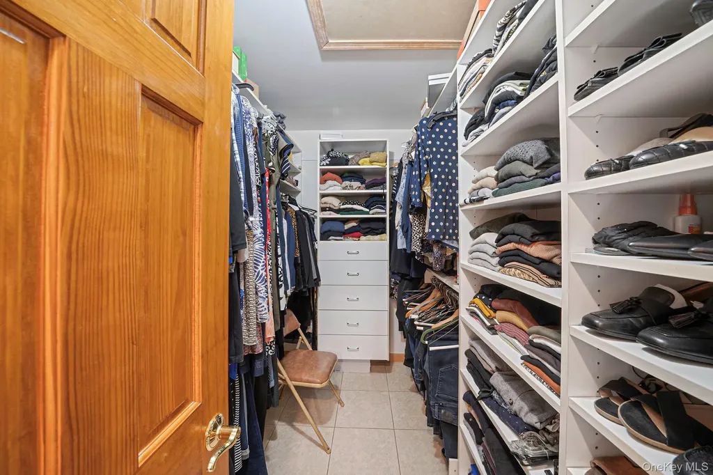 3 Huron Road Shirley NY 11967