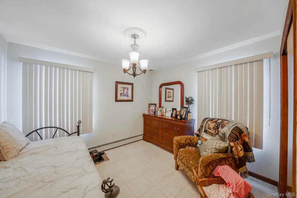 3 Huron Road Shirley NY 11967