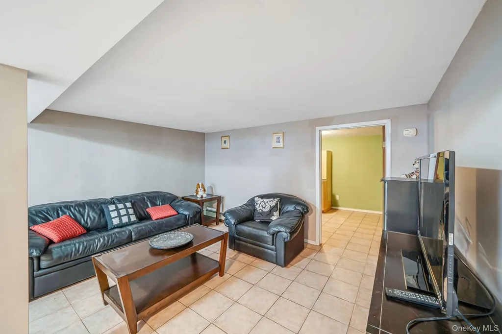 3 Huron Road Shirley NY 11967
