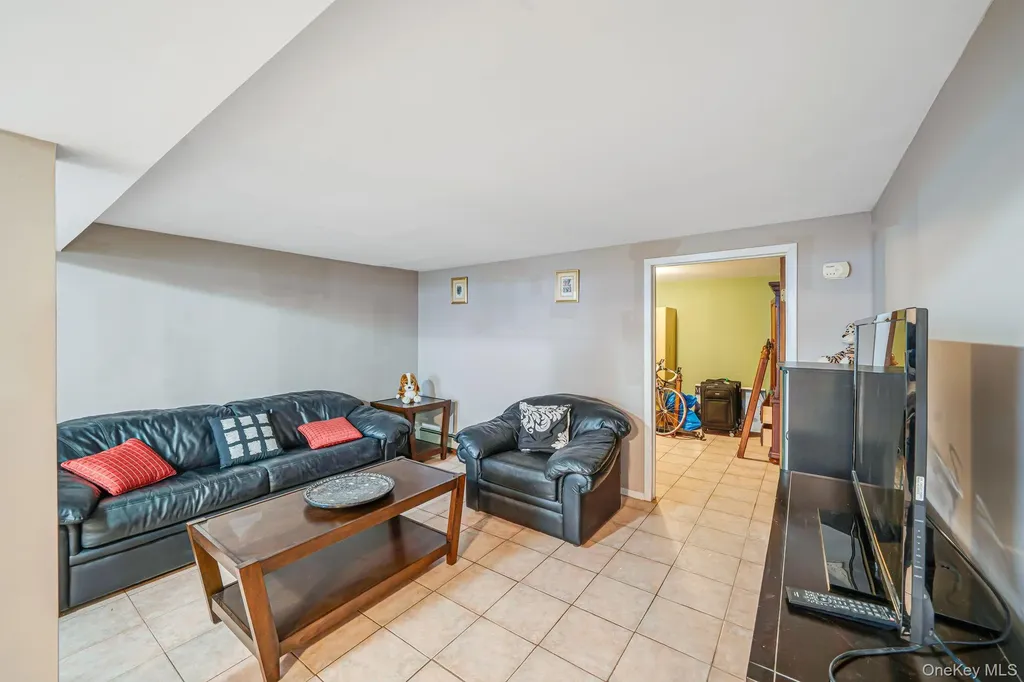 3 Huron Road Shirley NY 11967