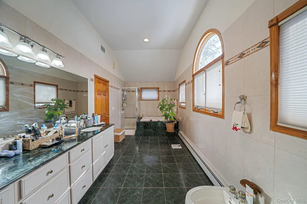 3 Huron Road Shirley NY 11967