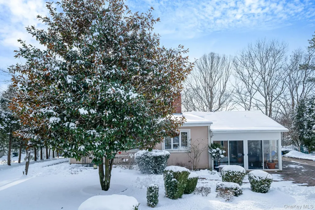 3 Huron Road Shirley NY 11967