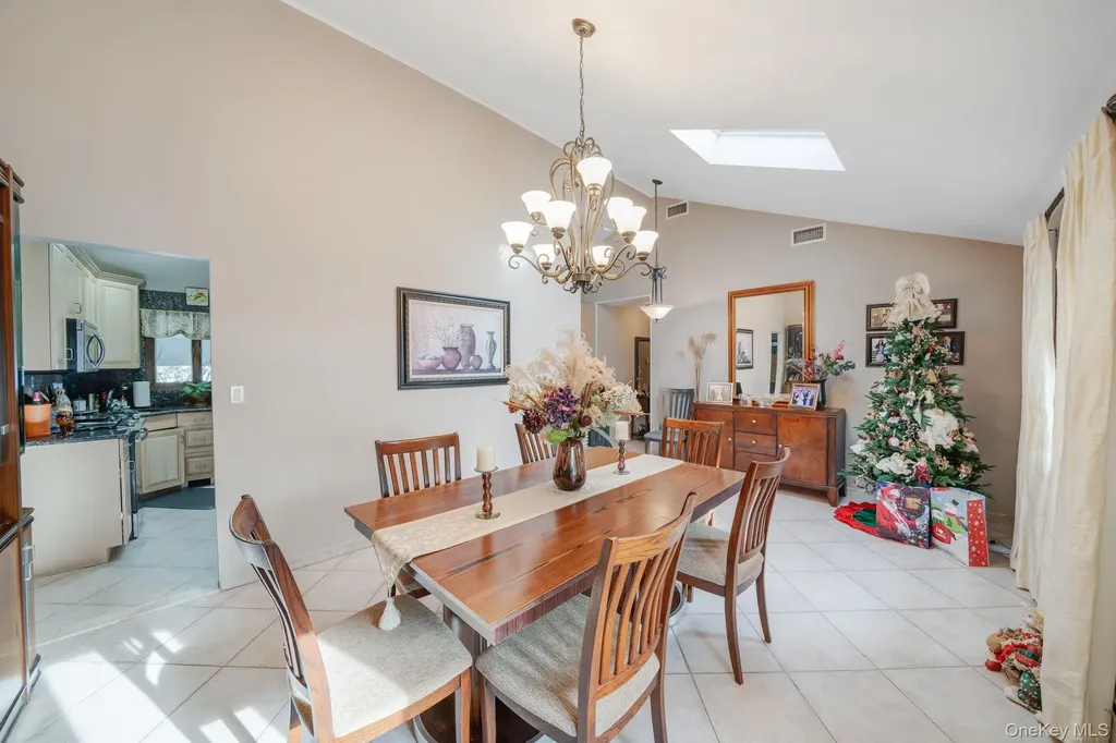 3 Huron Road Shirley NY 11967