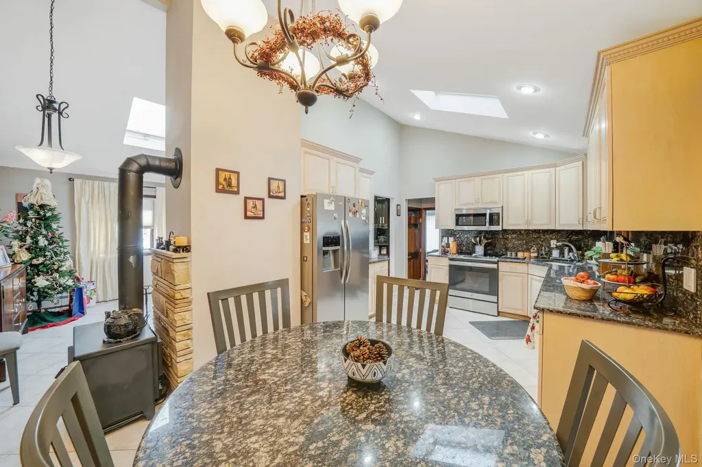 3 Huron Road Shirley NY 11967