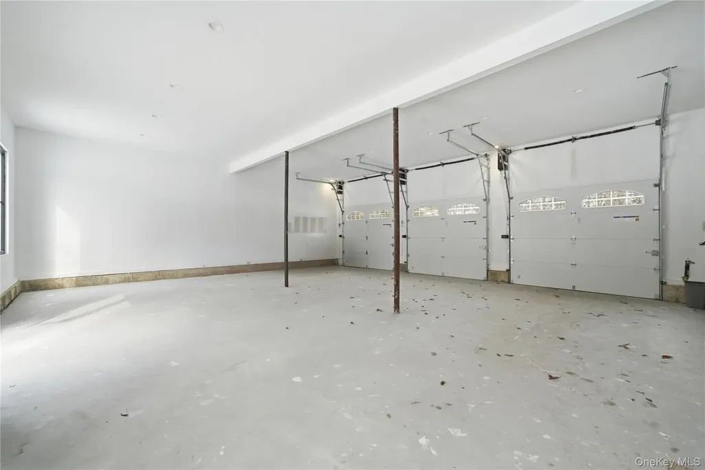 115 Weeks Drive Dix Hills NY 11746