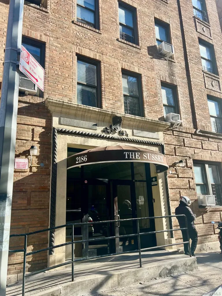 2186 Cruger Avenue Bronx NY 10462