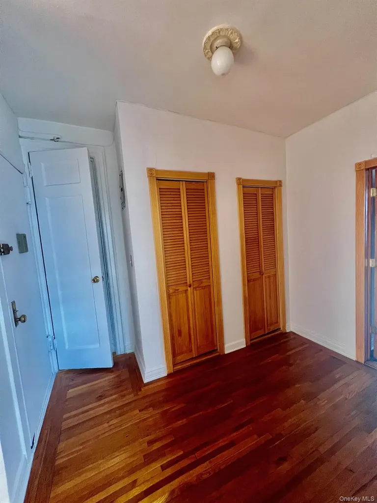 2186 Cruger Avenue Bronx NY 10462