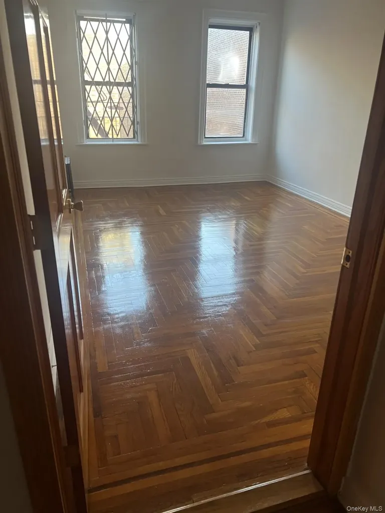 2186 Cruger Avenue Bronx NY 10462