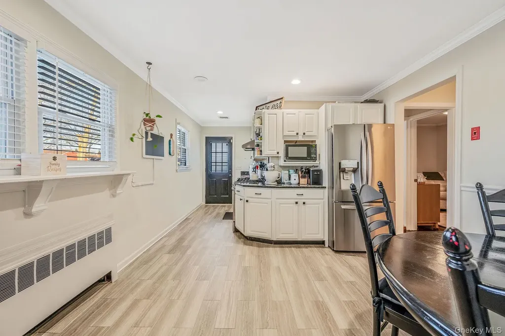 792 Frankford Road West Babylon NY 11704