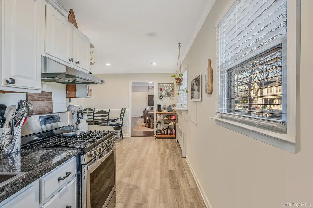 792 Frankford Road West Babylon NY 11704