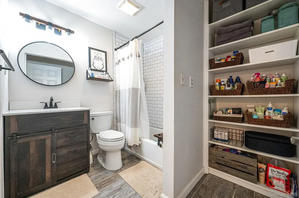 792 Frankford Road West Babylon NY 11704