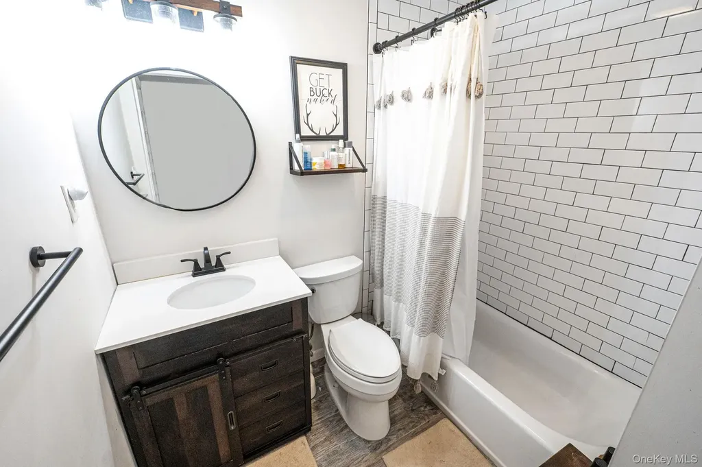 792 Frankford Road West Babylon NY 11704