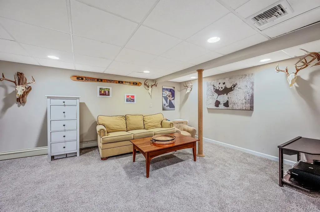792 Frankford Road West Babylon NY 11704