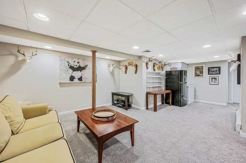 792 Frankford Road West Babylon NY 11704