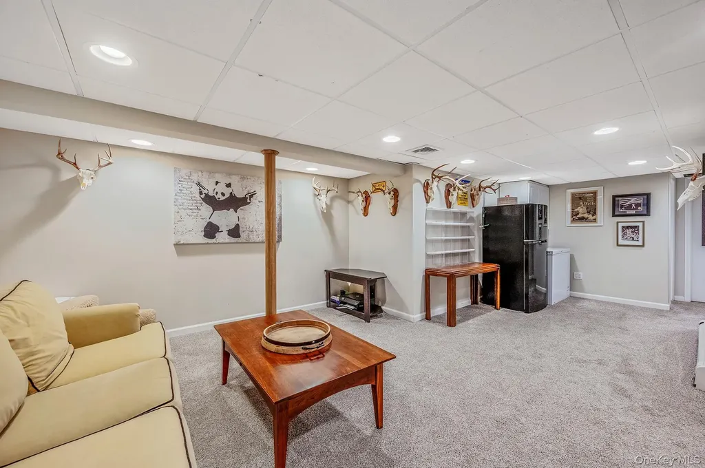 792 Frankford Road West Babylon NY 11704