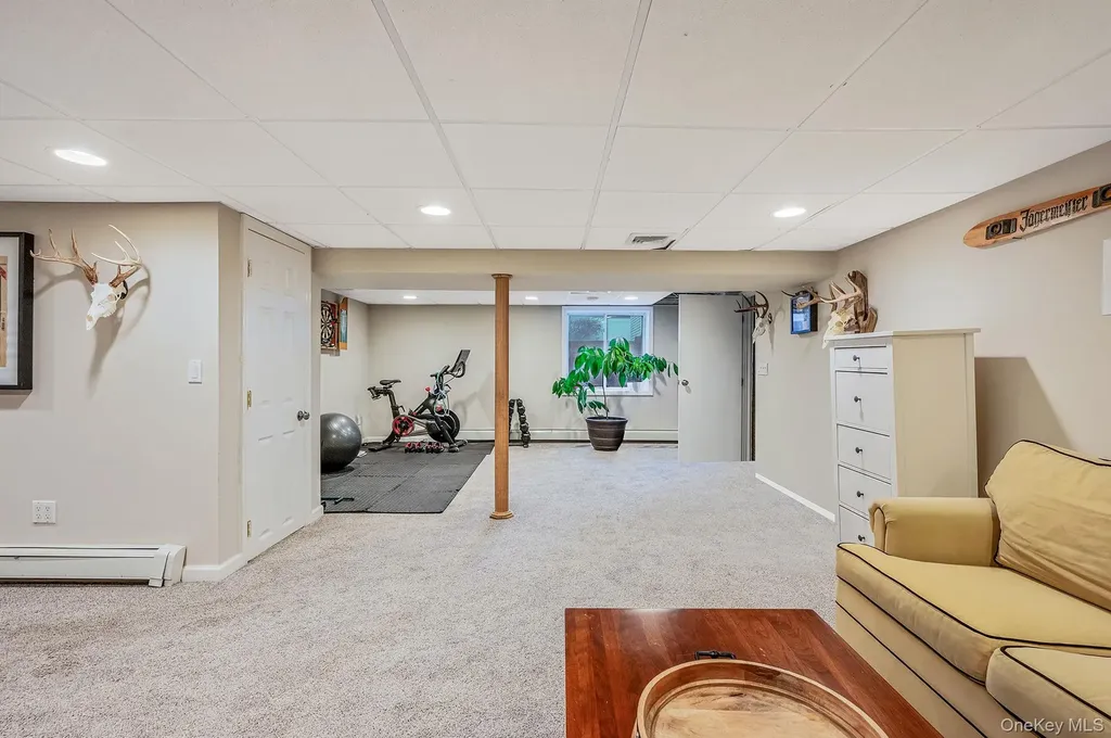 792 Frankford Road West Babylon NY 11704