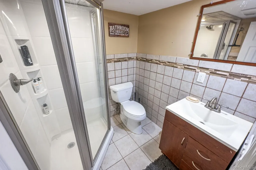 792 Frankford Road West Babylon NY 11704