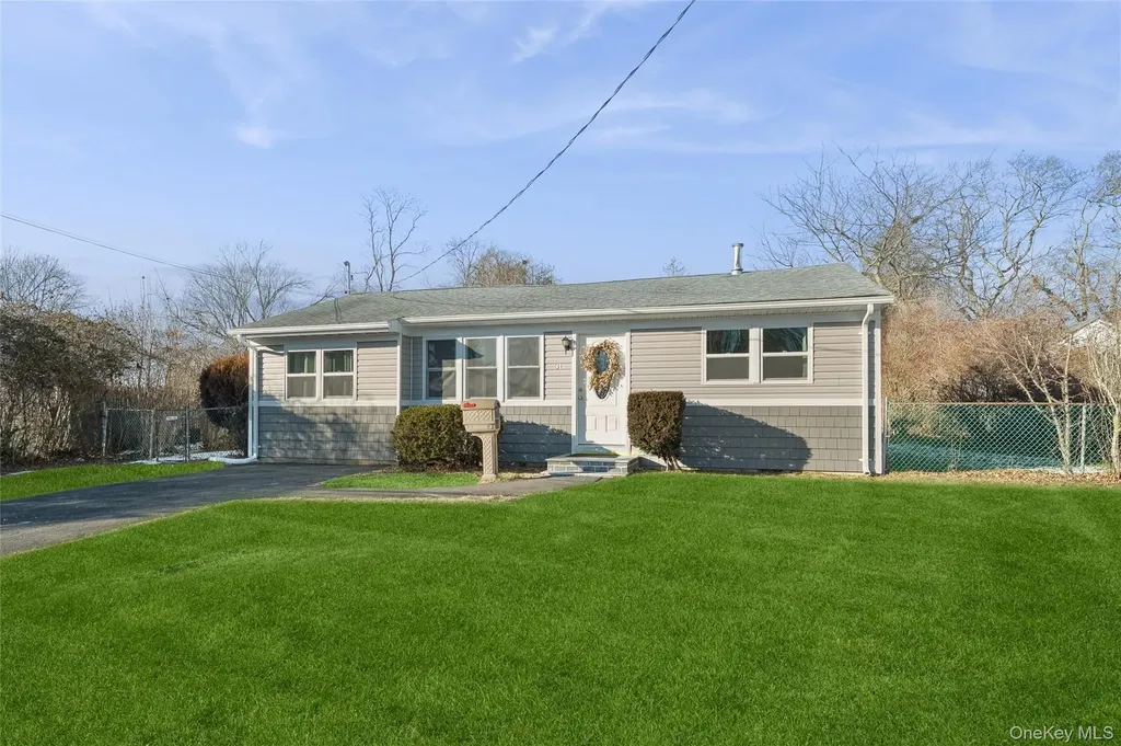 31 21st Avenue Bay Shore NY 11706