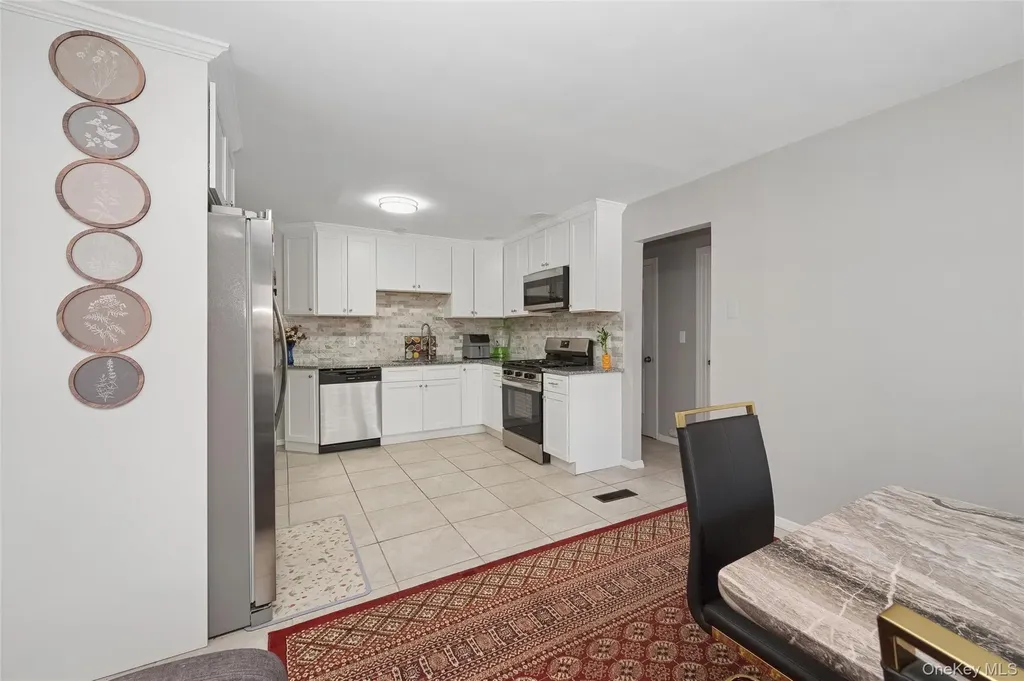31 21st Avenue Bay Shore NY 11706