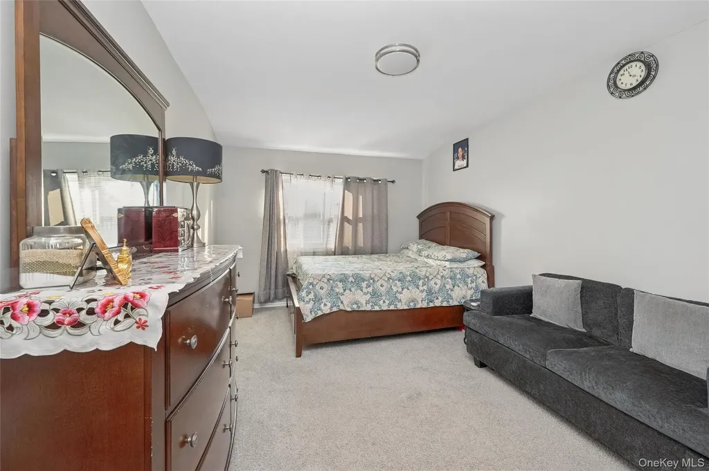 31 21st Avenue Bay Shore NY 11706