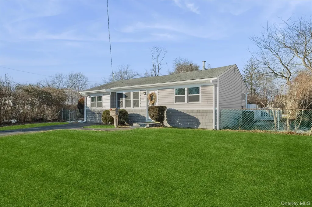 31 21st Avenue Bay Shore NY 11706