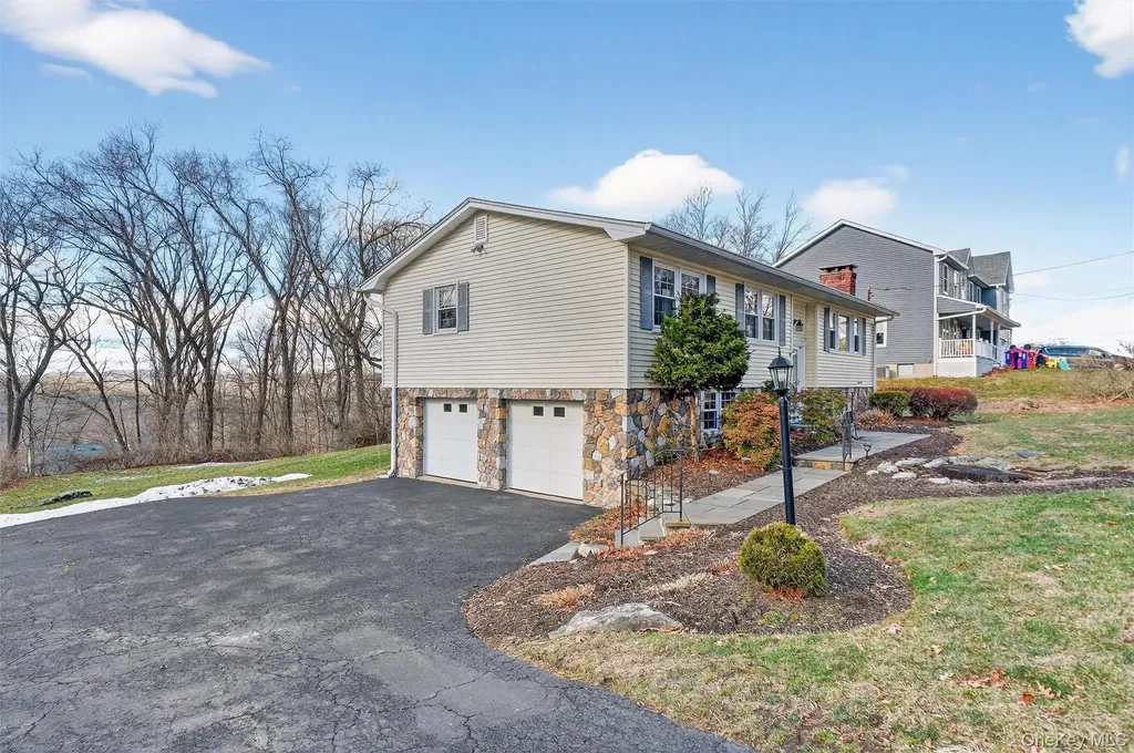 34 Lindy Drive Carmel NY 10512