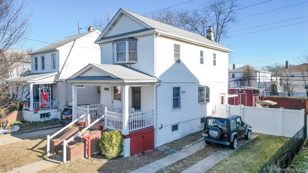 165 Cochran Place Valley Stream NY 11581