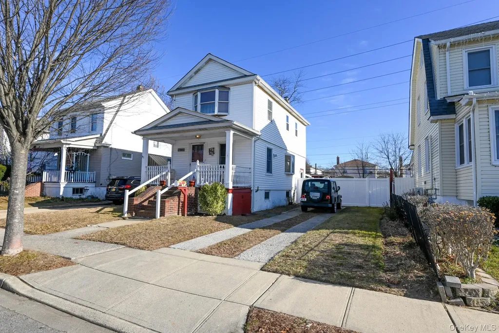 165 Cochran Place Valley Stream NY 11581