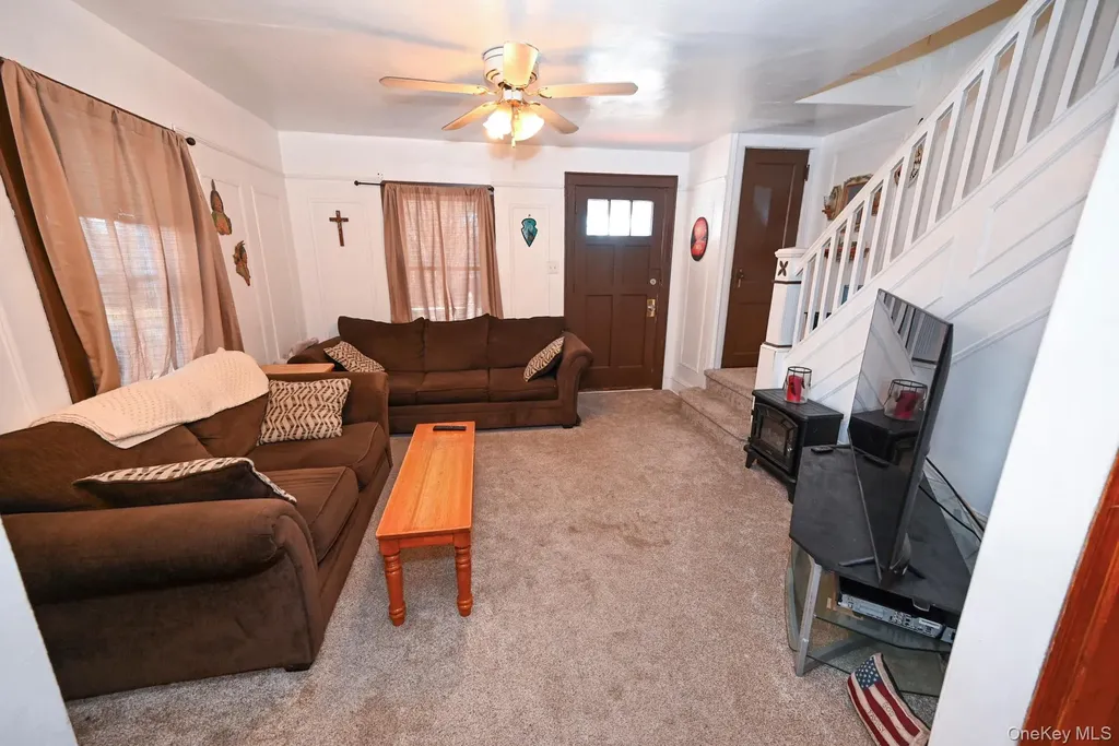 165 Cochran Place Valley Stream NY 11581