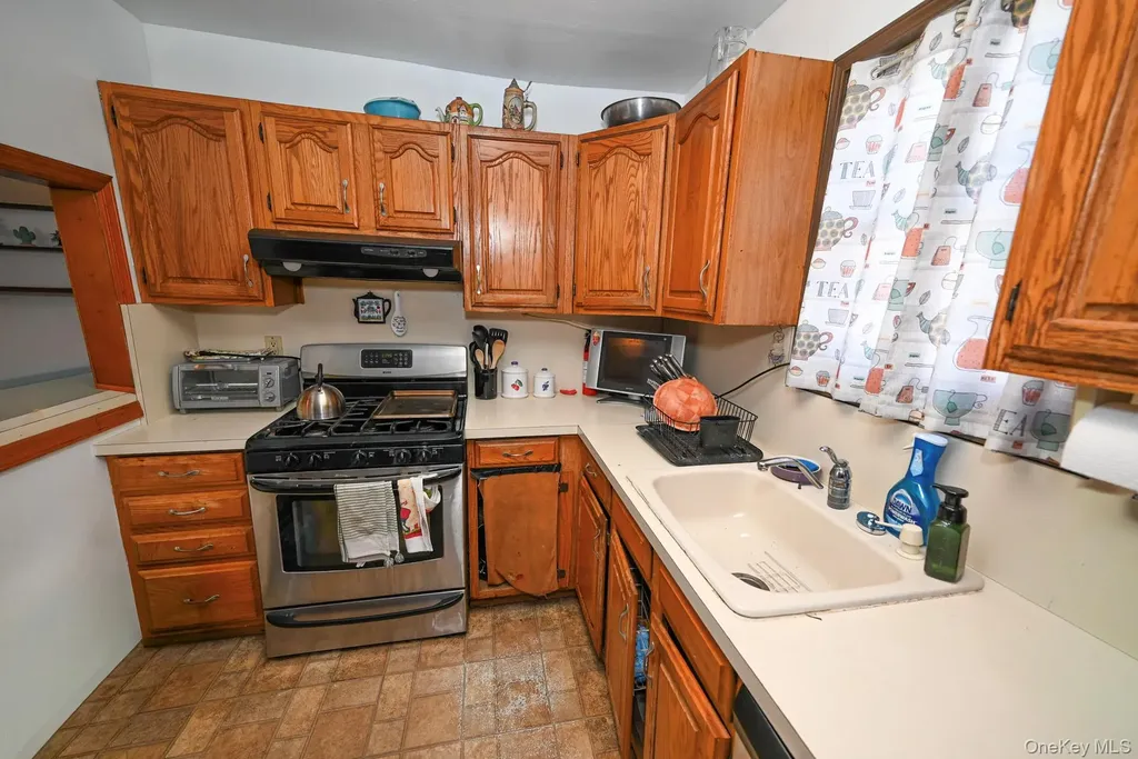165 Cochran Place Valley Stream NY 11581