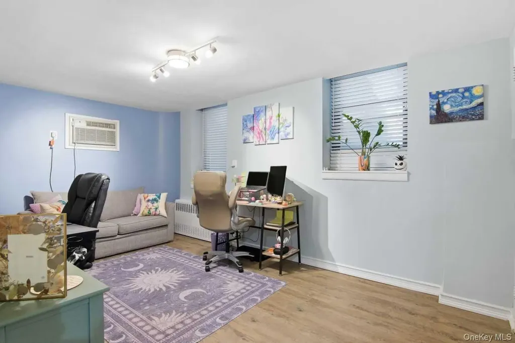 52 Brompton Road Great Neck NY 11021