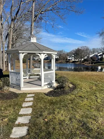 82 Lakeview Drive Manorville NY 11949