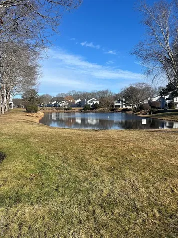 82 Lakeview Drive Manorville NY 11949